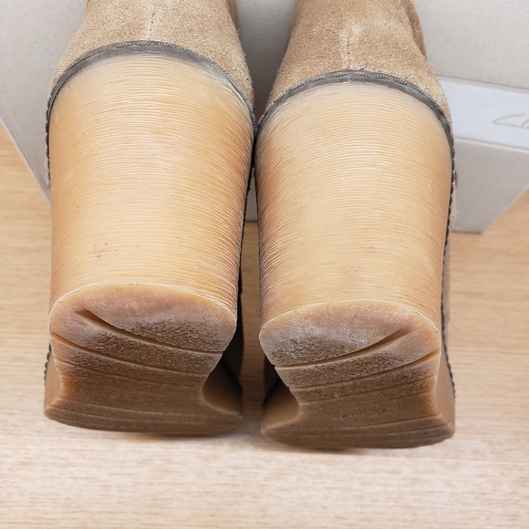 Clarks Hazen Charm Wedge Bootie Olive size 10 medium - Picture 10 of 12